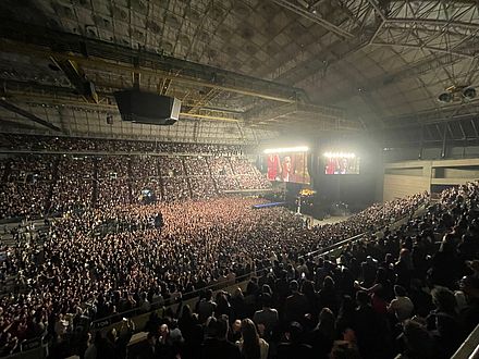 Imagen panorámica del Palau Sant Jordi lleno de gente durante el concierto de C. Tangana en la presentación de su gira “El Madrileño”"
