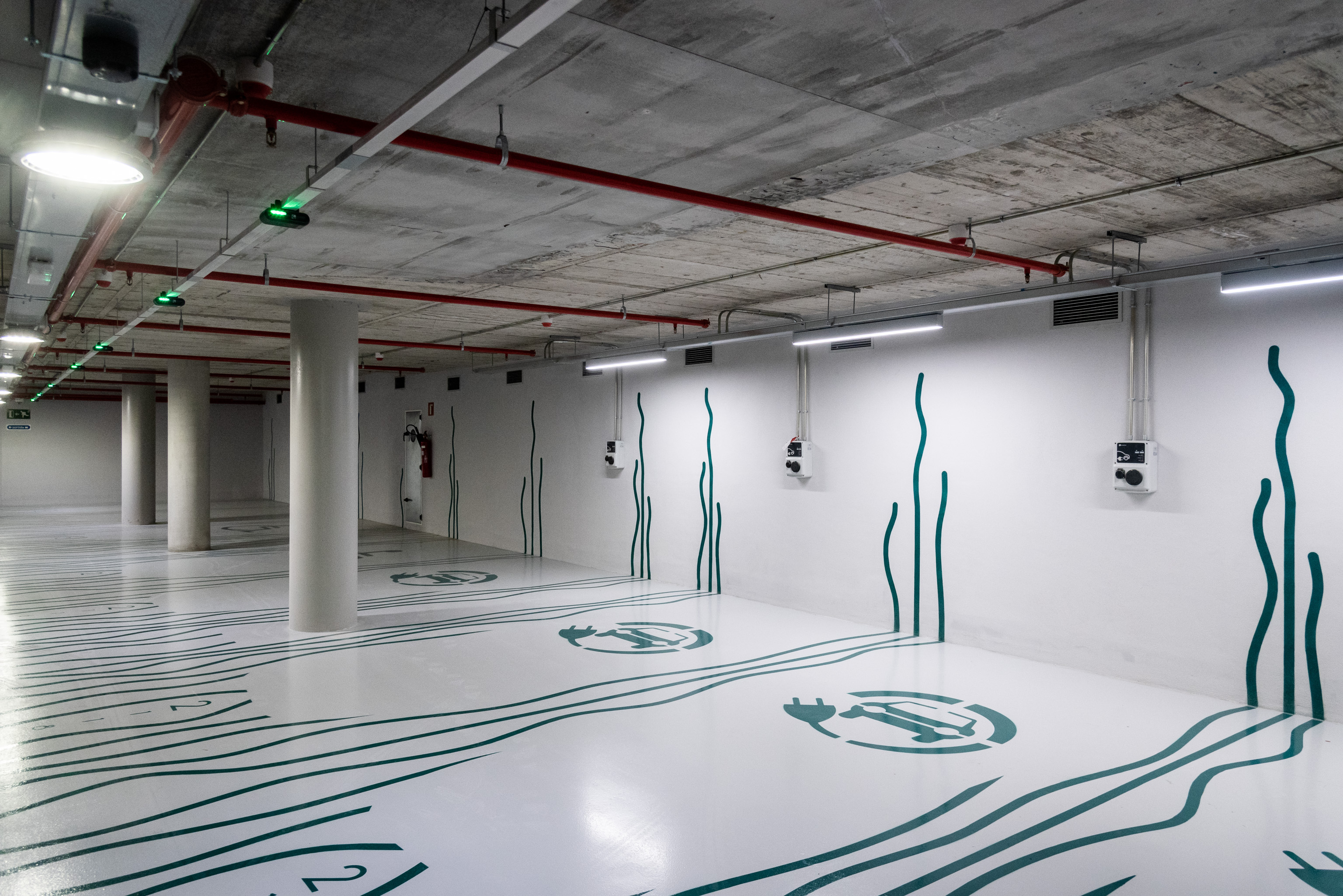 Aparcamiento de B:SM con los nuevos puntos de recarga eléctrica de Endolla Barcelona