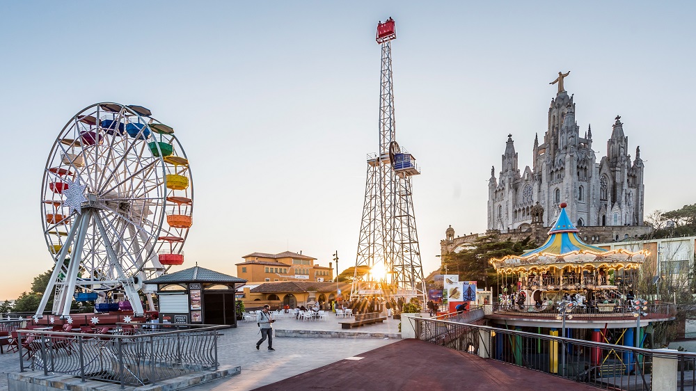Vista panorámica del Parque de Atracciones Tibidabo