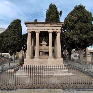 Panteó d'un cementiri de Barcelona