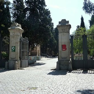 L'entrada principal del Cementiri de Montjuïc