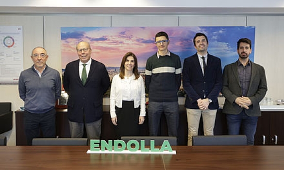 Marta Labata acompanyada de Xavier Cañadell, Jorge Ríos, Andrés Carasso, Josep Cester i Jean Baptiste Guntzberger.