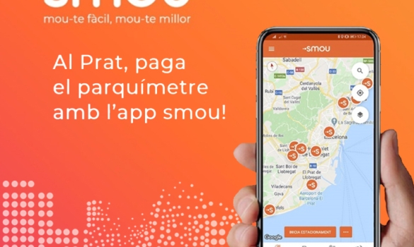 Un mòbil que mostra que l'app smou ja opera al Prat